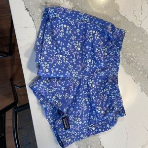 Patagonia baggies for kids size M